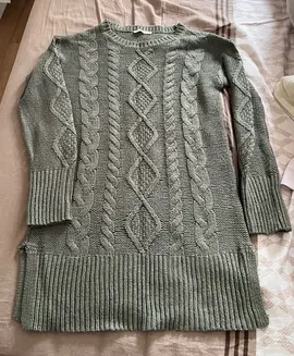 pull long taille 34 couleur kaki