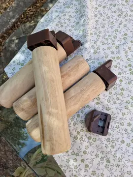 pieds de lit en bois