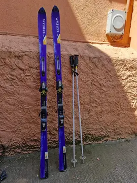 Ski : hauteur 190 + batons