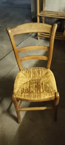 donne 4 chaises paillées