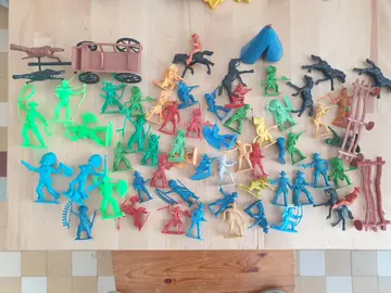 Lot de figurines far-west