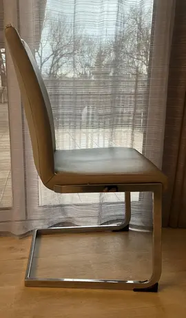 Donne 6 chaises à piètement luge