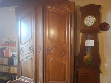 meubles anciens, nous vidons la maison familiale...