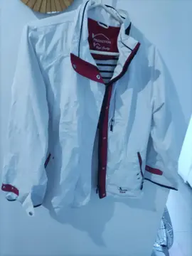 veste imperméable pour femme. Taille M