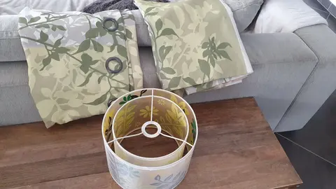 plafonnier + 2 pans de rideaux