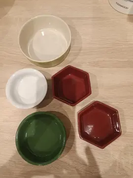 lot de petits plats à four
