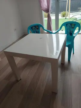 petite table et chaise