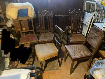 Lot de chaises à retaper