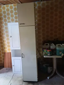 armoire vintage