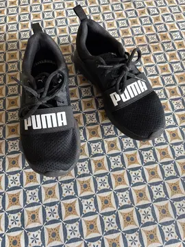 Chaussures sport en salle t. 34