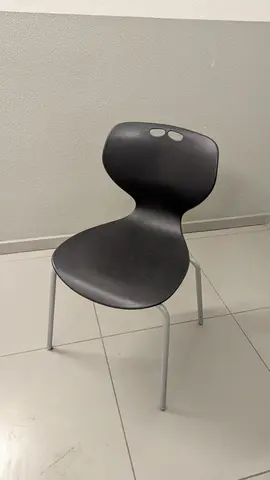 Chaises MAYA plastique et métal