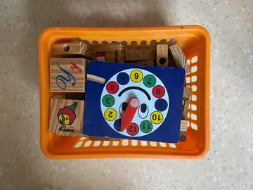 jeu en bois lettres et heure