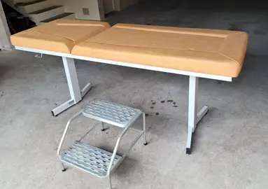 Lit médical inclinable