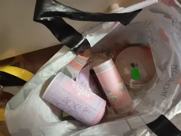 frises et rouleaux de papier peint