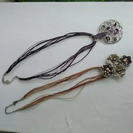 Lot 1 : 2 colliers