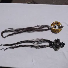 Lot 2: 2 colliers