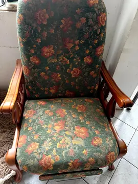 donne fauteuil en tissu très bon état