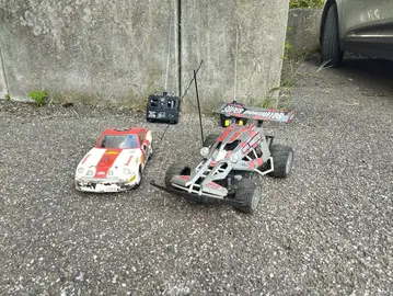 2 voitures télécommandées vintage