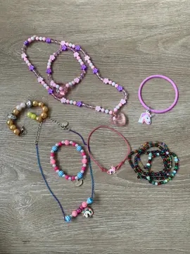 bracelets et colliers
