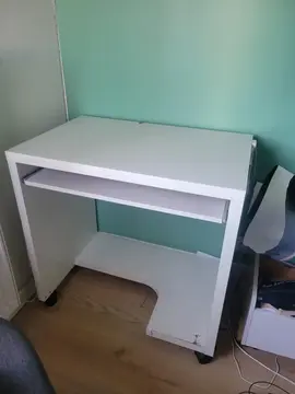 bureau blanc roulettes
