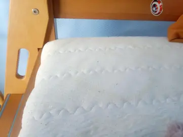 deux vieux matelas une personne