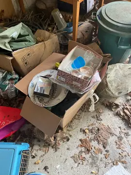 carton de vaisselles et ustensile cuisine