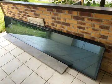 3 longues vitres de toit de véranda (double vitrage) dont une neuve.