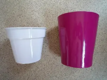 2 cache pots de fleurs