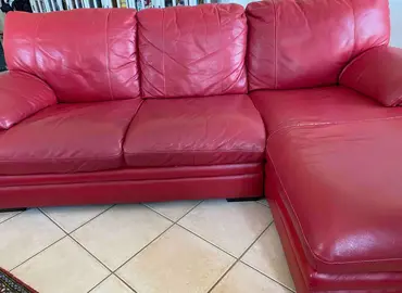 canapé en synthétique imitation cuir rouge