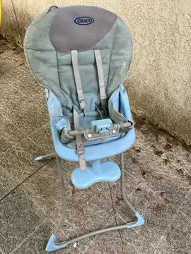 Siège mange bébé (à nettoyer)