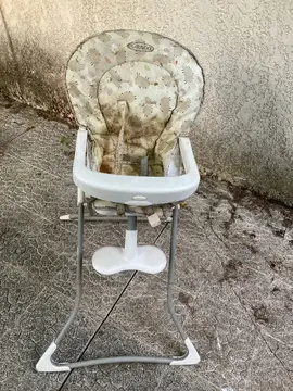Siège mange bébé (à nettoyer)