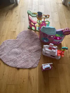 jouets avec tapis
