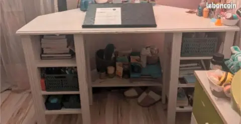 bureau angle