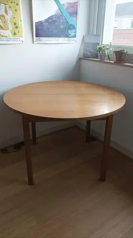Table ronde en bois