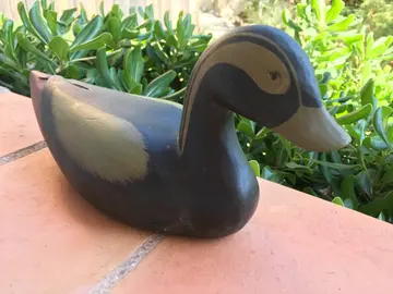 canard en bois décoratif