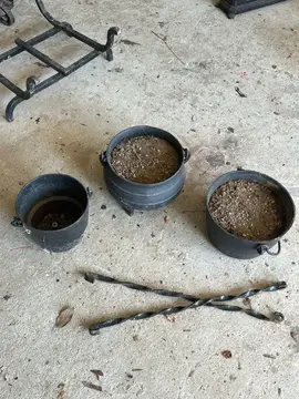 3 pots en fonte