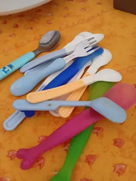 Cuillères et fourchettes pour enfants à laver