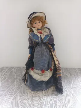 Poupée en Porcelaine