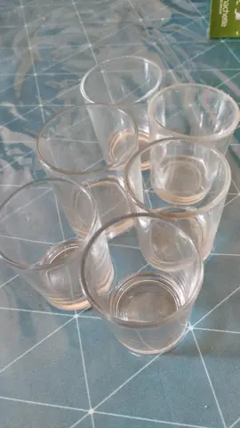 six petits verres