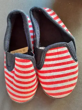 Chaussons neufs 26
