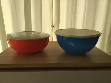 2 saladiers tupperware