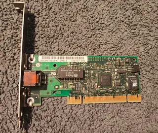 Carte réseau Intel PRO100+ Client Adapter (modèle1)