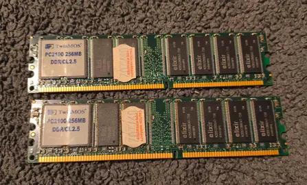 Lot de 2 barrettes de RAM DDR 2X 256 PC2100 CL2.5