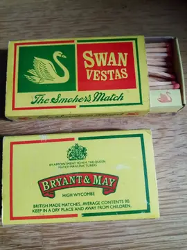 Deux boîtes d'allumettes anglaises pour collectionneur.