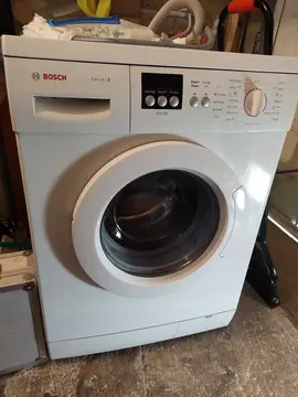 Donne Lave Linge BOSCH Série2 EN PANNE CODE E02