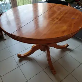 Table ronde en bois