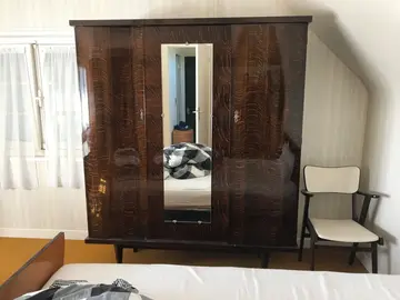armoire vernie années 1970
