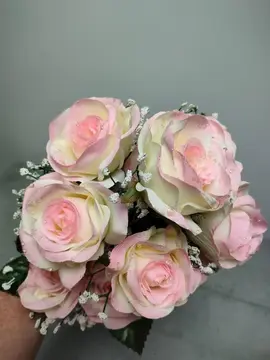 bouquet de roses artificielles