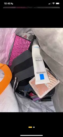 lot cosmétique et 2 Oreiller