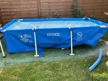 donne piscine INTEX